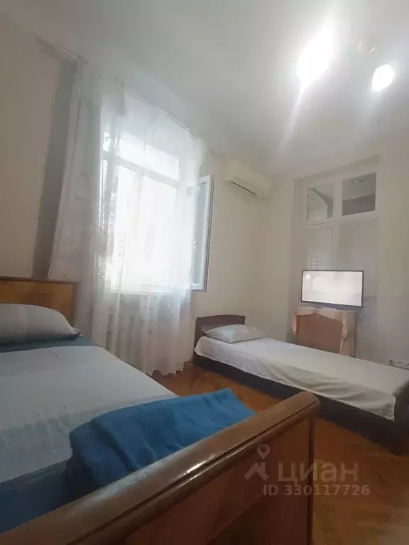 2-к кв. Краснодарский край, Сочи Центральный мкр, ул. Роз, 58 (65.0 м) - Фото 1