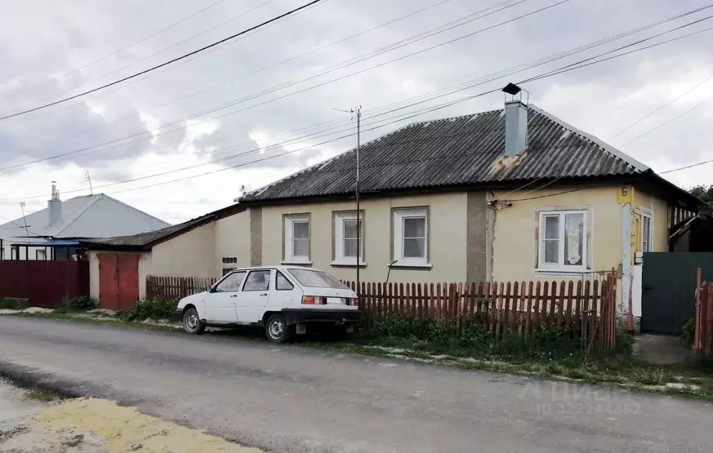 Дом в Воронежская область, Семилукский район, Стрелица рп ул. Чапаева, ... - Фото 0