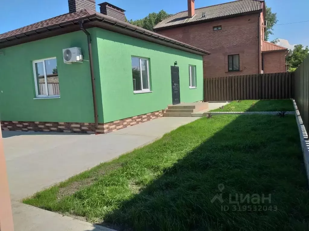 Дом в Ставропольский край, Предгорный муниципальный округ, пос. ... - Фото 1