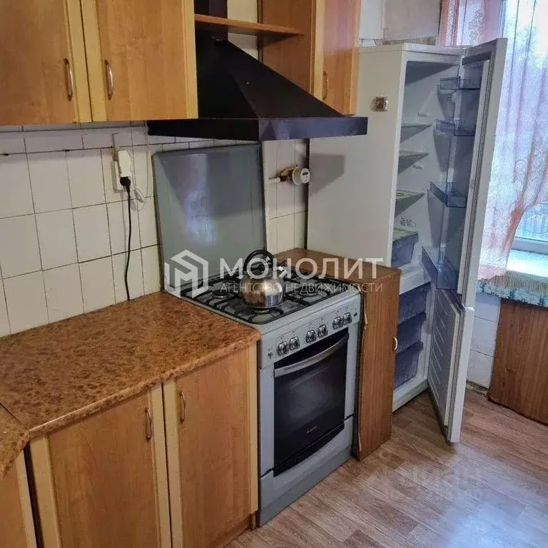 3-к кв. Белгородская область, Старый Оскол Комсомольский просп., 35 ... - Фото 0