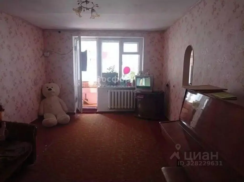 3-к кв. Крым, Кировский район, с. Яркое Поле ул. Ленина (64.8 м) - Фото 1