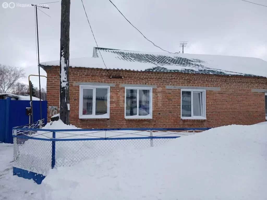 Дом в село Казанское, Октябрьская улица (88 м) - Фото 1