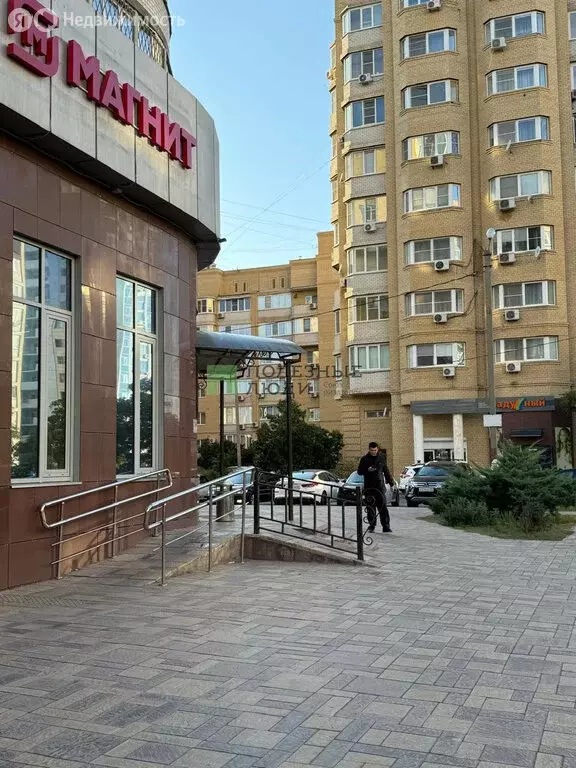 3-комнатная квартира: Астрахань, улица Менжинского, 3 (106.8 м) - Фото 1