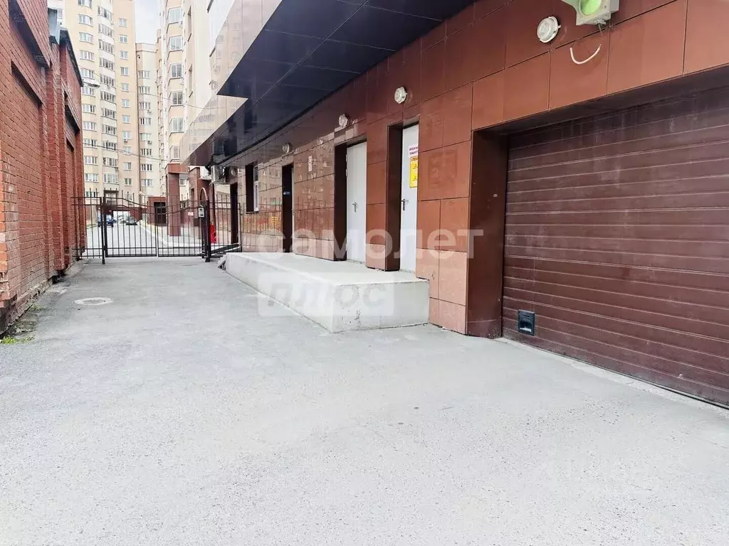 Гараж в Свердловская область, Екатеринбург ул. Крылова, 27 (18 м) - Фото 1