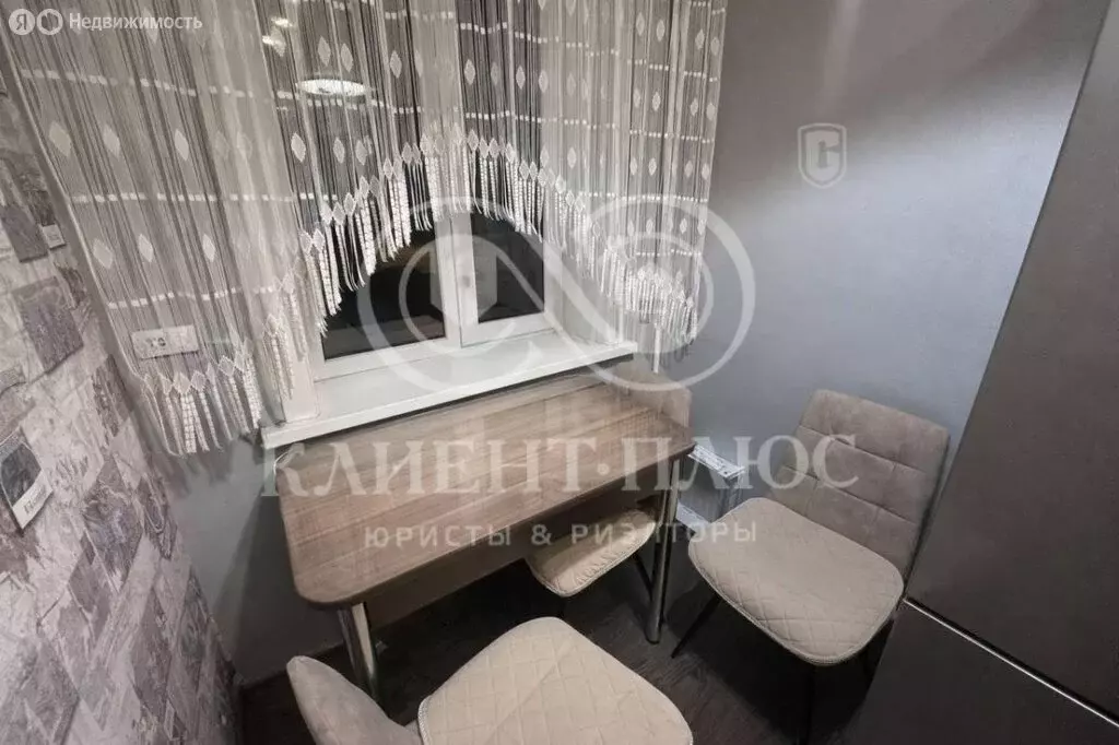 3-комнатная квартира: Корсаков, Вокзальная улица, 42 (63.2 м) - Фото 1