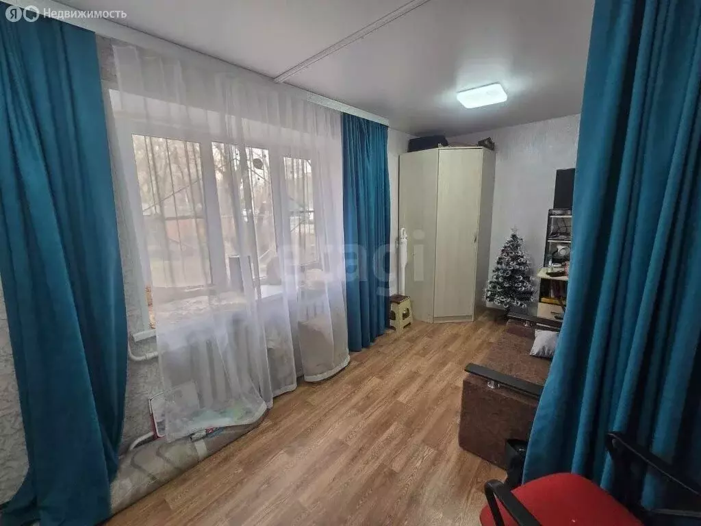 2-комнатная квартира: Таганрог, улица Зои Космодемьянской, 18 (45 м) - Фото 0