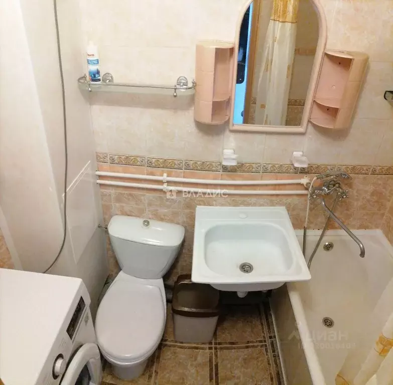 Комната Коми, Сыктывкар Емвальская ул., 13 (17.0 м) - Фото 0
