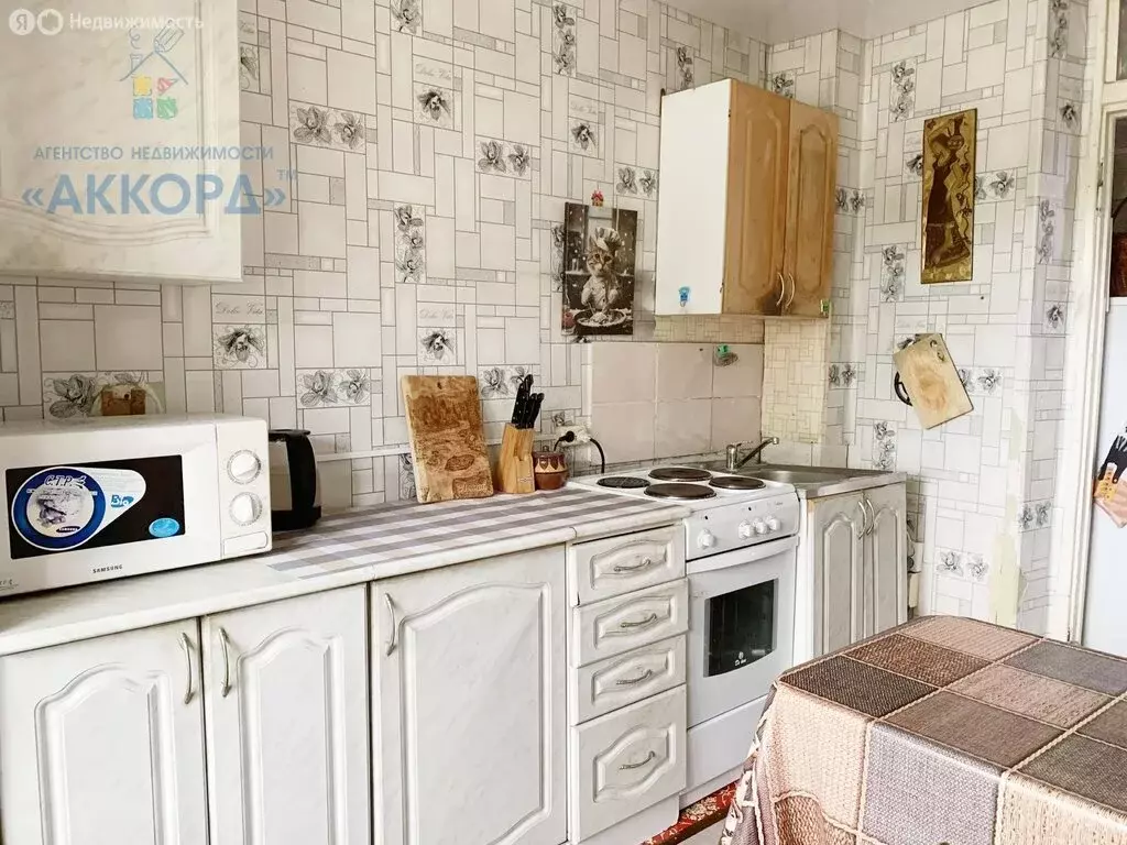 3-комнатная квартира: село Павловск, Заводская улица, 2 (57.3 м) - Фото 2