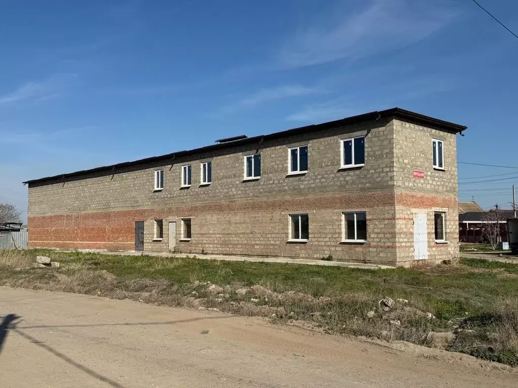 Склад в Астраханская область, Наримановский район, с. Солянка ... - Фото 1