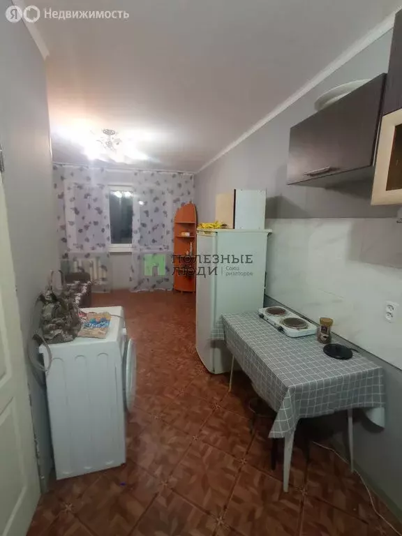 1-комнатная квартира: Красноярск, Спортивная улица, 180 (16.7 м) - Фото 0
