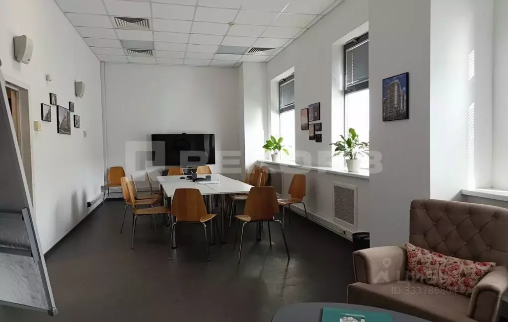 Офис в Санкт-Петербург ул. Оптиков, 4к3 (1085 м) - Фото 1