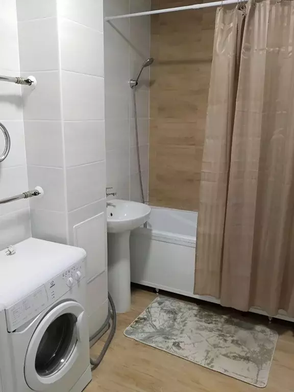 1-к кв. Новосибирская область, Новосибирск Спортивная ул., 43 (50.0 м) - Фото 1