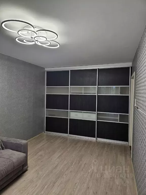 2-к кв. Псковская область, Псков Западная ул., 4 (49.5 м) - Фото 2