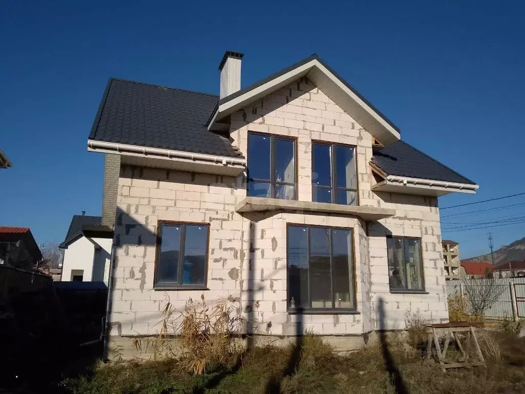 Дом в Крым, Судак бул. Ореховый (270 м) - Фото 1