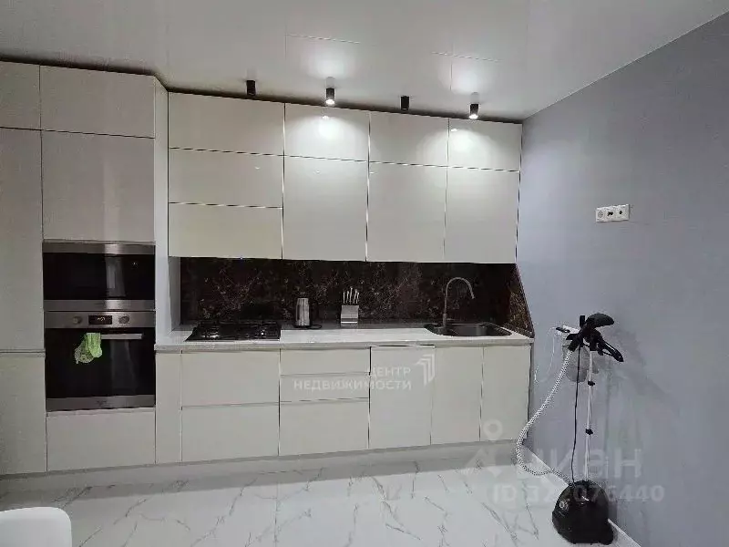 2-к кв. Татарстан, Казань ул. Зур Урам, 1И (68.0 м) - Фото 1