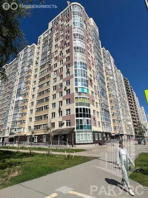 3-комнатная квартира: Пермь, улица Карпинского, 112 (78.4 м) - Фото 1