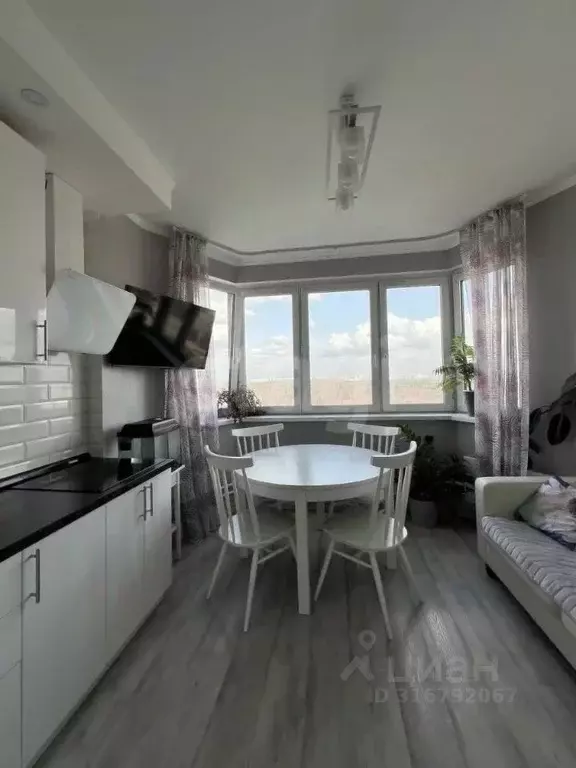 2-к кв. Москва, Москва, Московский г. ул. Никитина, 14к1 (60.3 м) - Фото 0