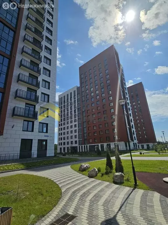 2-комнатная квартира: Омск, микрорайон Зелёная Река, 4 (66.1 м) - Фото 1