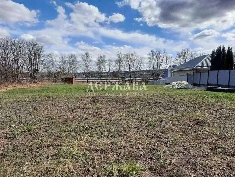Участок в Белгородская область, Старооскольский городской округ, с. ... - Фото 0