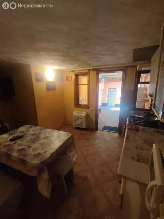 3-комнатная квартира: Саки, Промышленная улица, 10 (49.9 м) - Фото 1