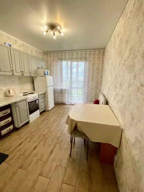 1-к. квартира, 45 м, 4/10 эт. - Фото 0