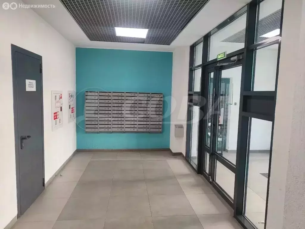 Квартира-студия: Тюмень, улица Фармана Салманова, 26 (19 м) - Фото 1