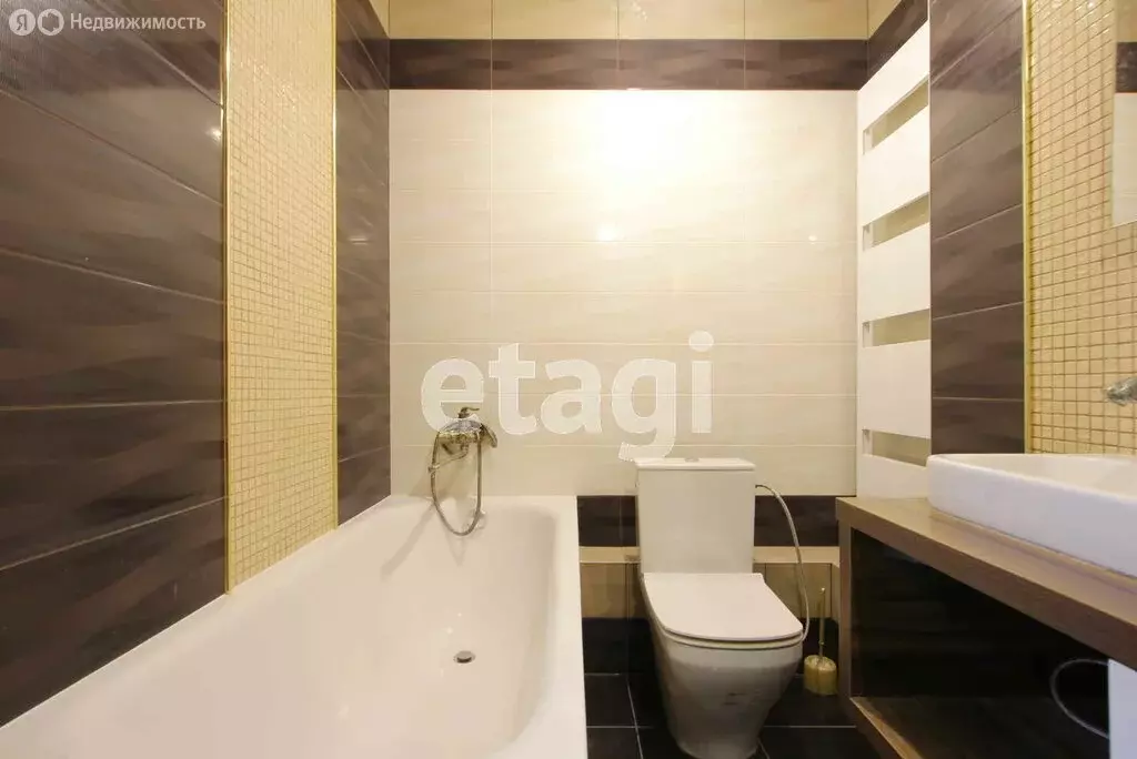 3-комнатная квартира: Светлогорск, Почтовая улица, 4 (72.8 м) - Фото 1