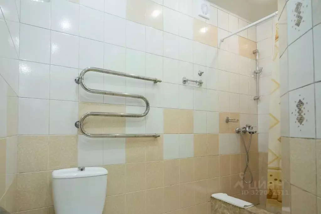 Комната Краснодарский край, Сочи Центральный мкр, ул. Комсомольская, ... - Фото 1