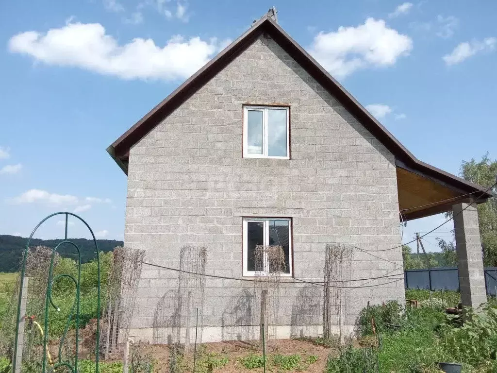 Дом в Башкортостан, Бирский район, Старопетровский сельсовет, с. ... - Фото 1