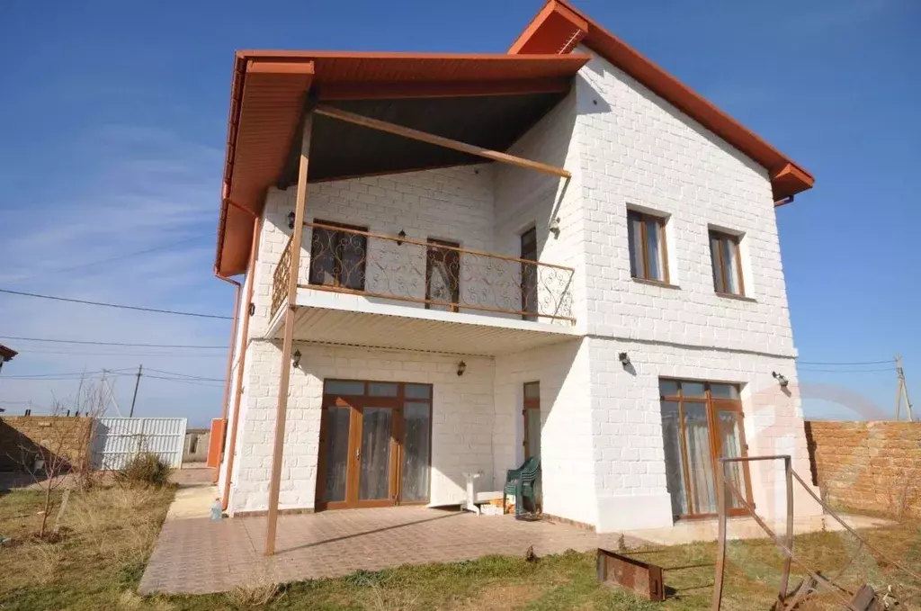 Дом в Крым, Сакский район, Молочненское с/пос, Береговой КСП  (220 м) - Фото 1