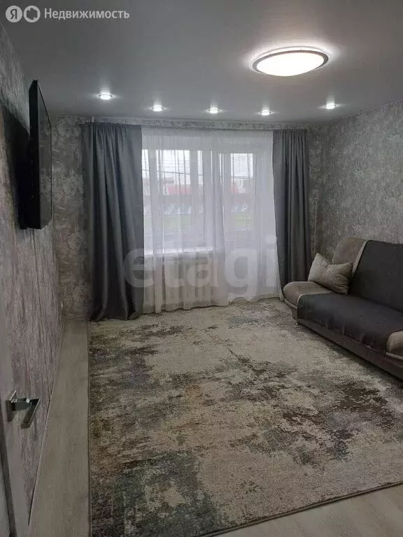 3-комнатная квартира: Ишим, улица Свердлова, 10 (58 м) - Фото 0