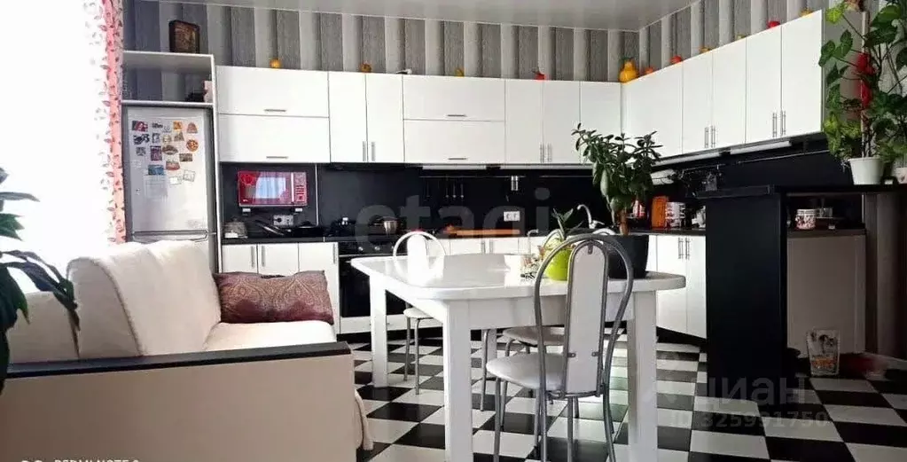 Дом в Свердловская область, Талицкий муниципальный округ, с. ... - Фото 1