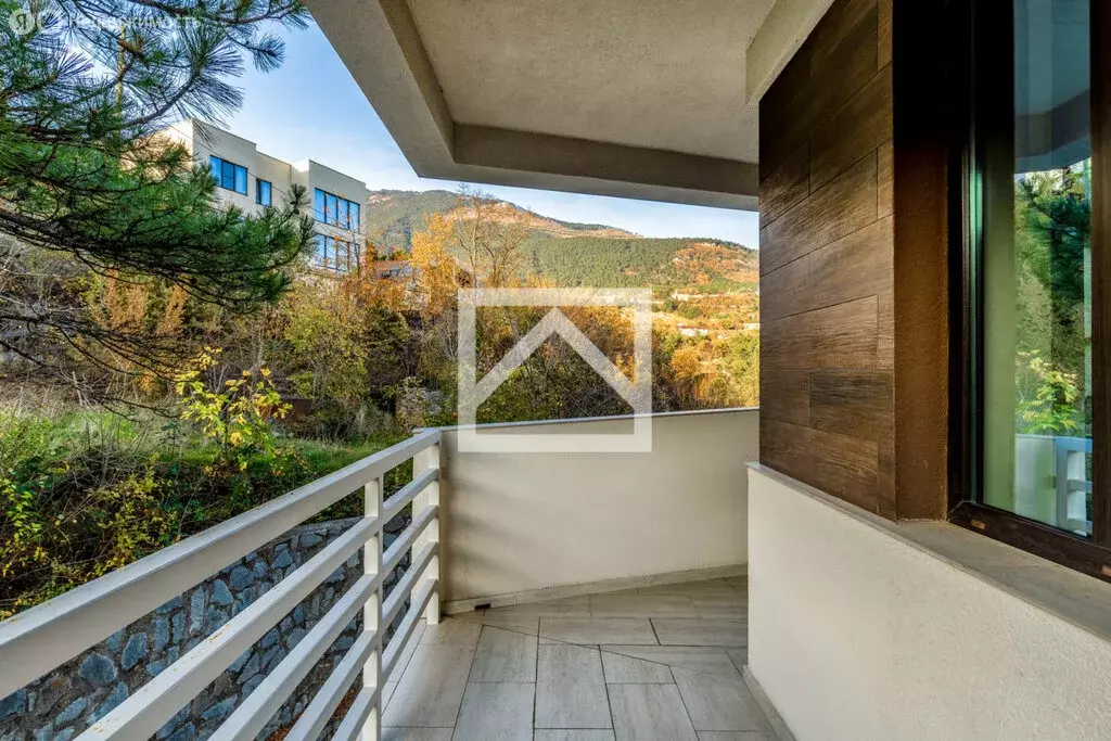 3-комнатная квартира: Республика Крым, муниципальный округ Ялта, ... - Фото 1