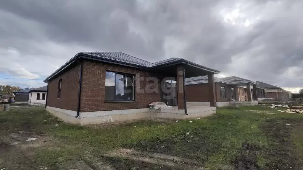 Дом в Ставропольский край, Михайловск Шпаковский район, ул. Андрея ... - Фото 1