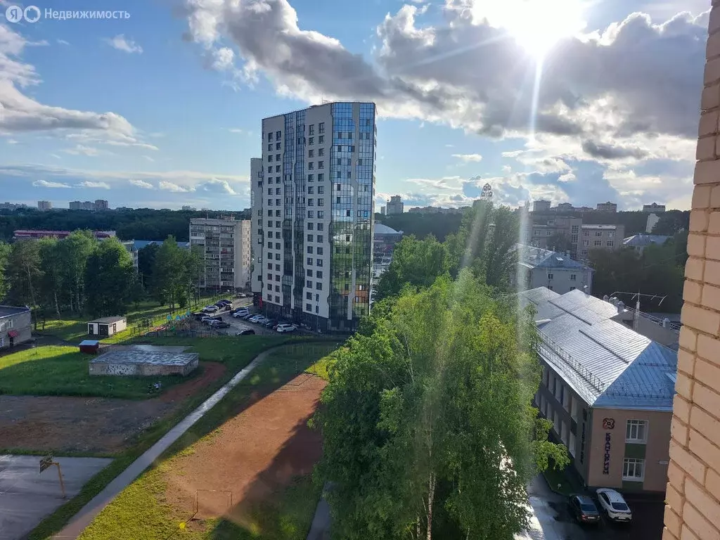 3-комнатная квартира: Киров, улица Дерендяева, 106 (63.2 м) - Фото 0