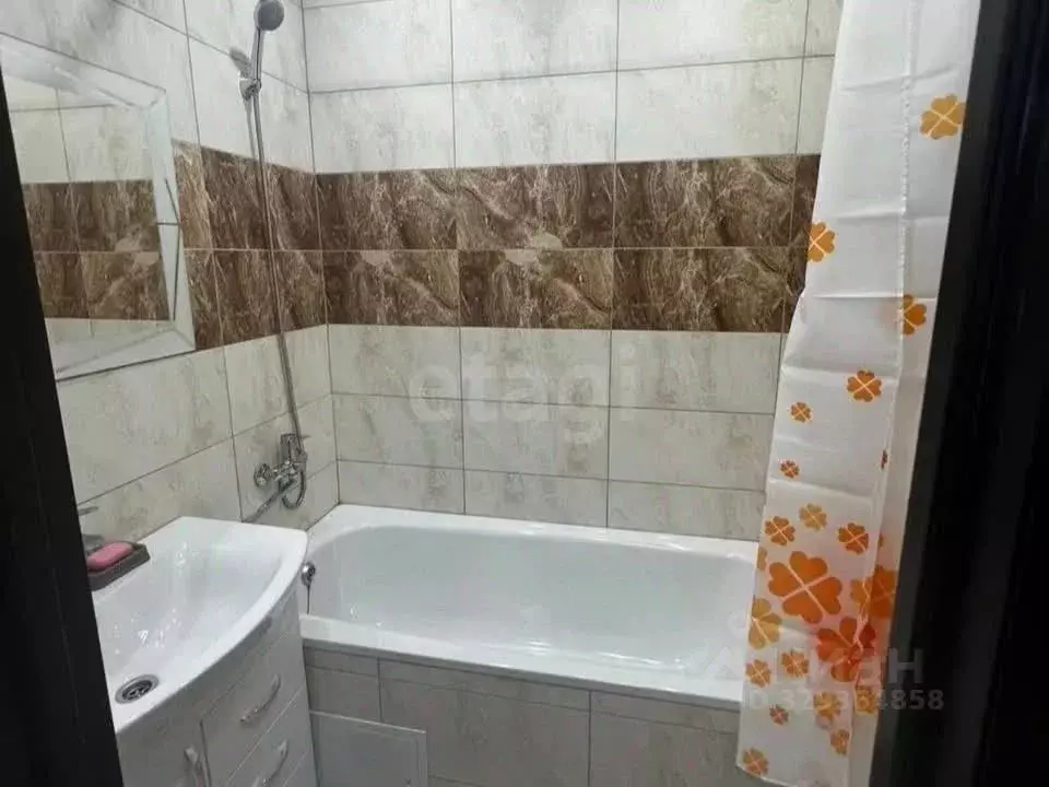 3-к кв. Крым, Ленино пгт ул. Энгельса, 15 (66.4 м) - Фото 1