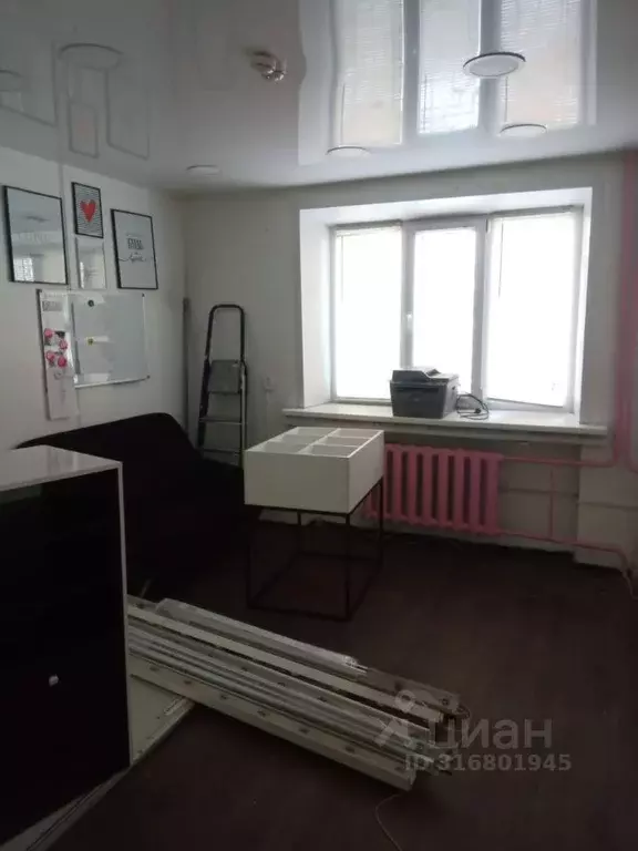 Помещение свободного назначения в Омская область, Омск просп. Карла ... - Фото 0