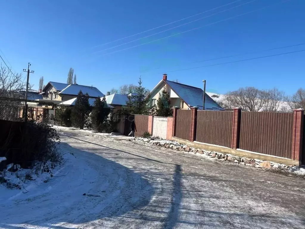 Участок в Крым, Симферопольский район, Добровское с/пос, с. ... - Фото 1