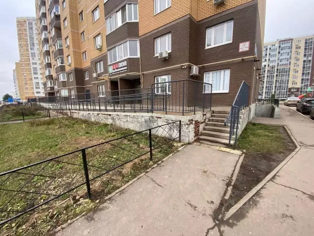 Помещение свободного назначения в Татарстан, Набережные Челны ул. ... - Фото 1