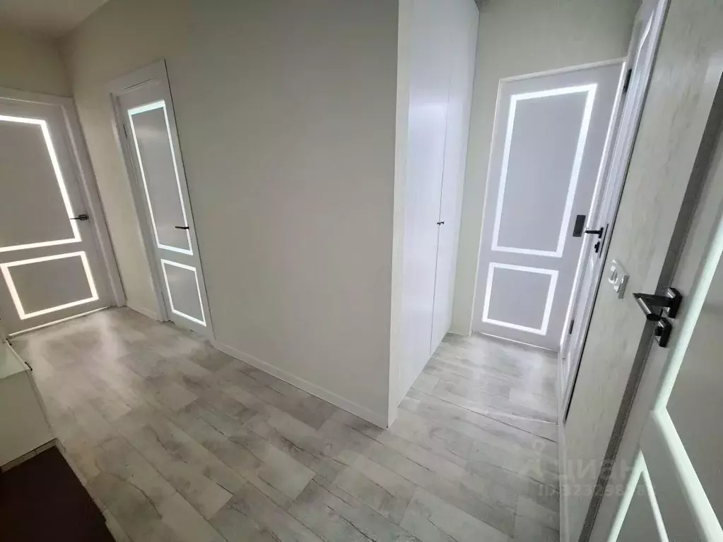 2-к кв. Ленинградская область, Тихвин 5-й мкр, 30 (47.0 м) - Фото 2