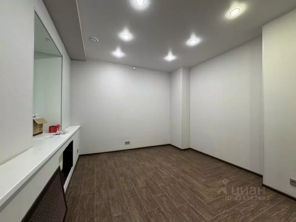 Помещение свободного назначения в Кировская область, Киров ул. ... - Фото 1