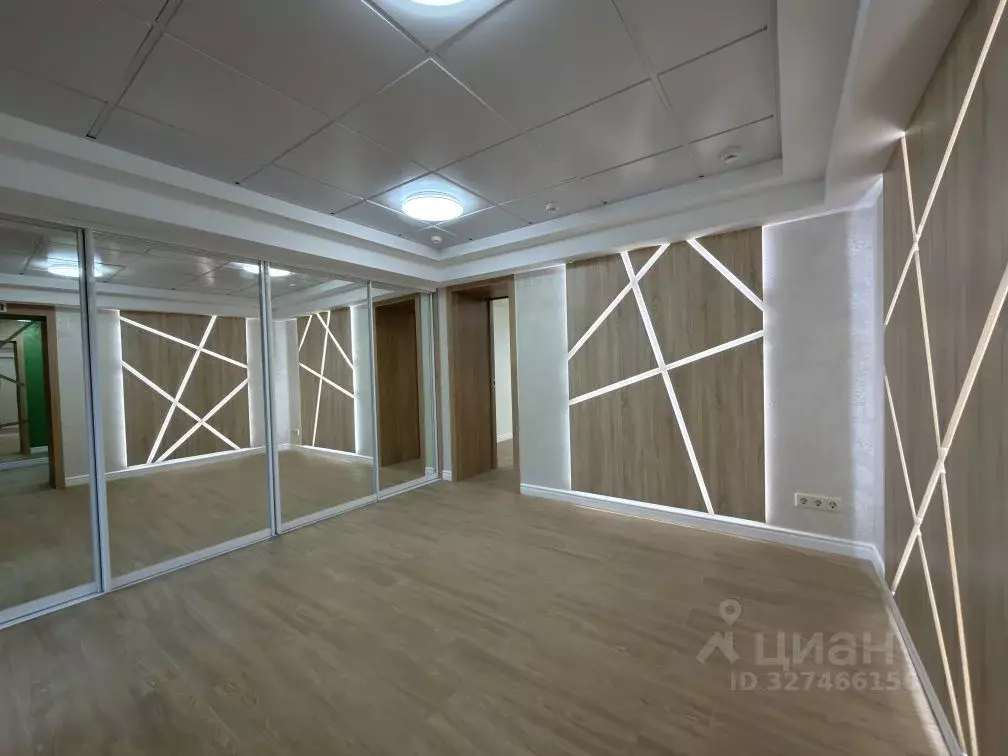 Помещение свободного назначения в Свердловская область, Екатеринбург ... - Фото 2