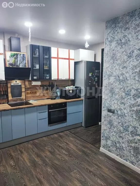 2-комнатная квартира: посёлок Октябрьский, улица Французский Квартал, ... - Фото 2