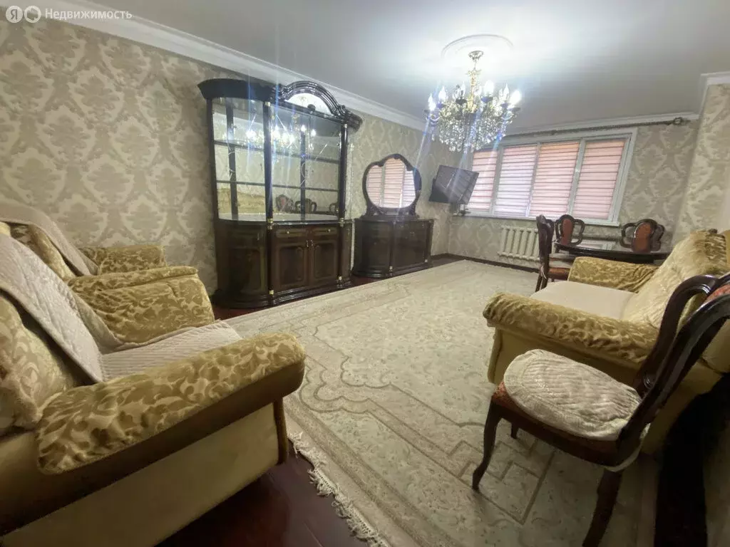 3-комнатная квартира: Дербент, улица Шахбазова, 60Б (80 м) - Фото 1