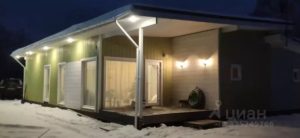 Дом в Новгородская область, Окуловский район, Турбинное с/пос, д. ... - Фото 1