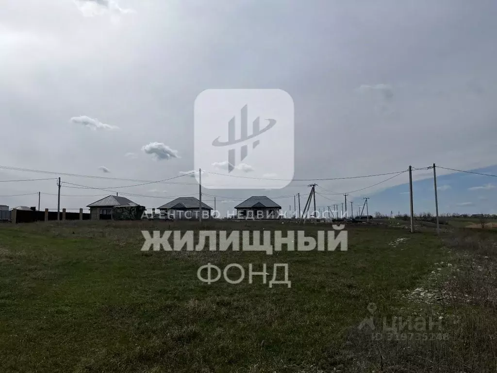Участок в Саратовская область, Энгельсский район, Красноярское ... - Фото 1