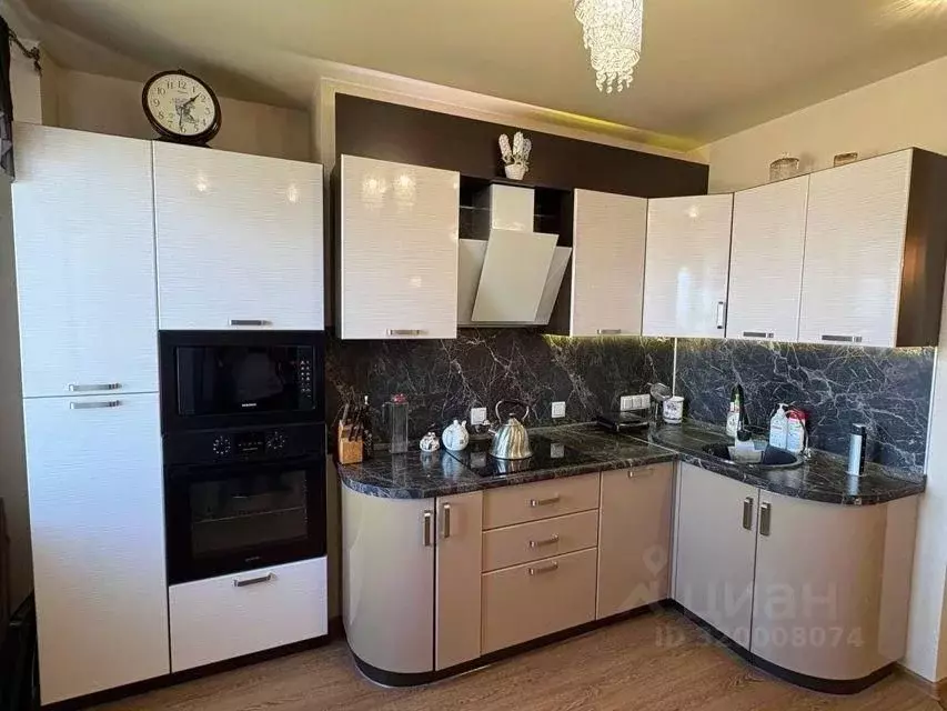 4-к кв. Коми, Сыктывкар ул. Клары Цеткин, 10 (128.0 м) - Фото 0