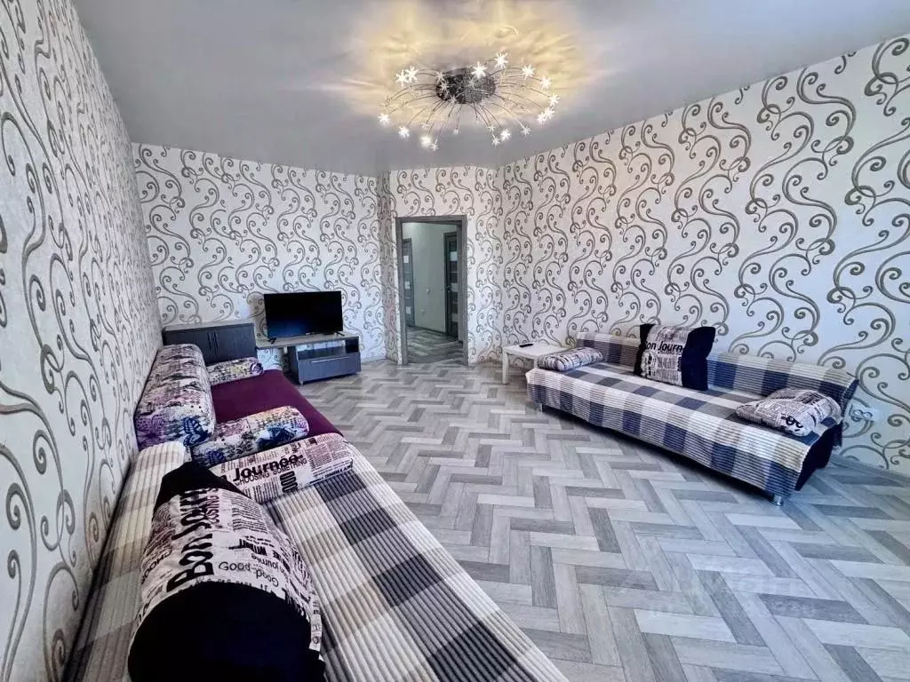 2-к кв. Хакасия, Абакан ул. Кирова, 120А (70.0 м) - Фото 2