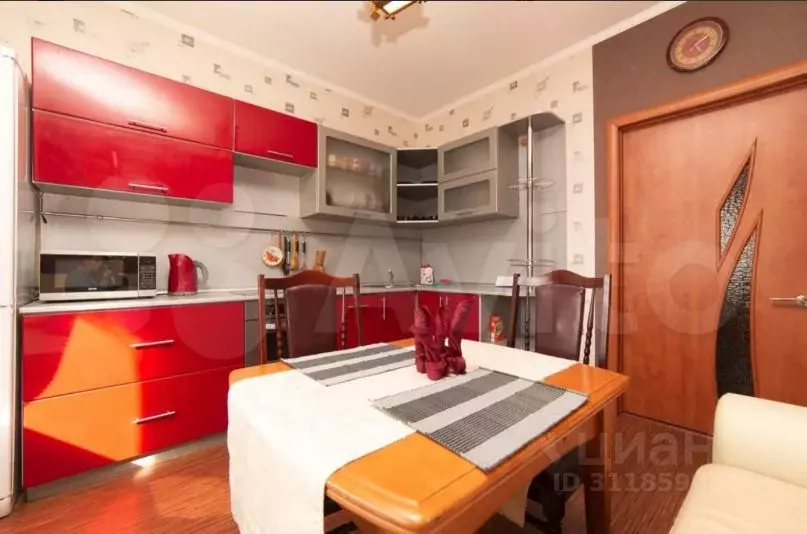 1-к кв. Тюменская область, Тюмень ул. 50 лет Октября, 1а (48.0 м) - Фото 1