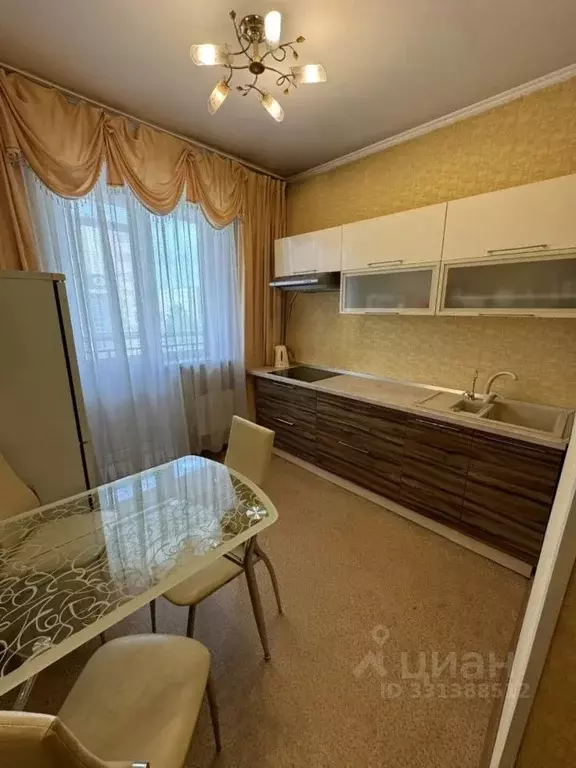 2-к кв. Хакасия, Абакан ул. Кирова, 105 (56.2 м) - Фото 1